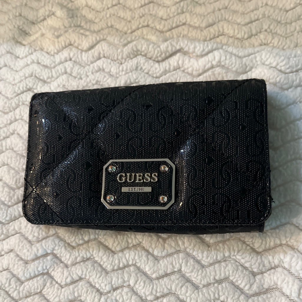 Guess Wallet Euc
